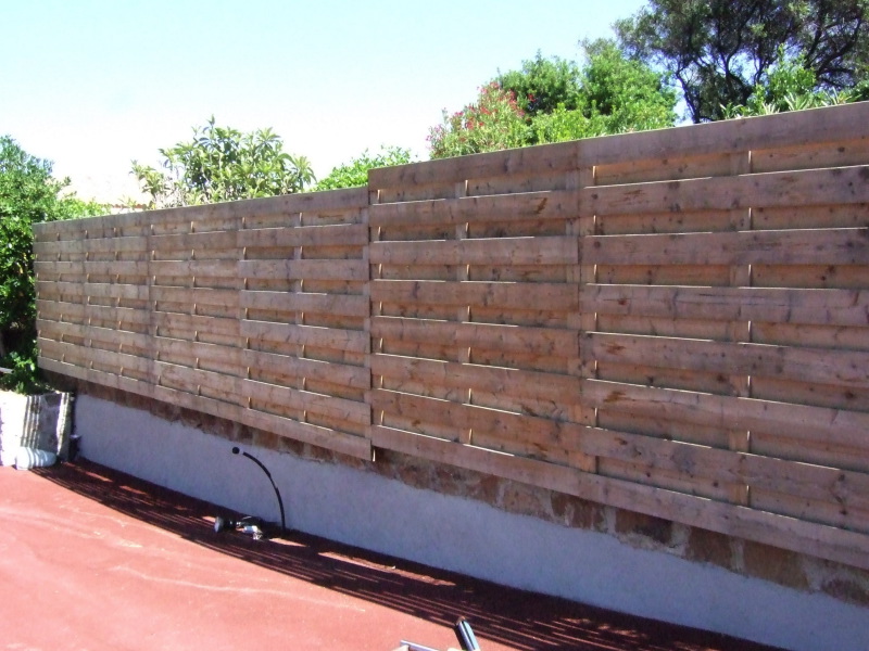 Construction de clôture en panneaux bois - Exo Jardins - Nice - Cannes- Fréjus